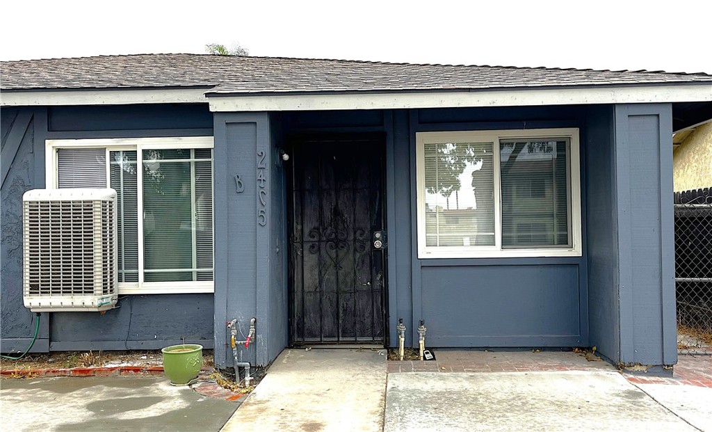 This updated 2-bedroom 2-bathroom duplex offers a layout with modern finishes throughout. The kitchen is equipped with a stove, microwave with an attached stove vent, and a dishwasher. With a washer and dryer hookup located inside the unit conveniently designed for a clean look. Located in a quiet cul-de-sac, the property is gated for extra privacy while still placing you close to shopping, dining, banks, and more.