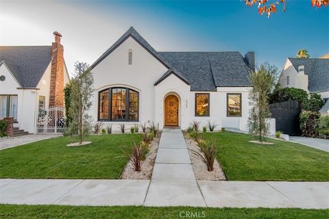 Photo of 323 S Orange Drive, Los Angeles, CA 90036 (MLS # SR25266929)