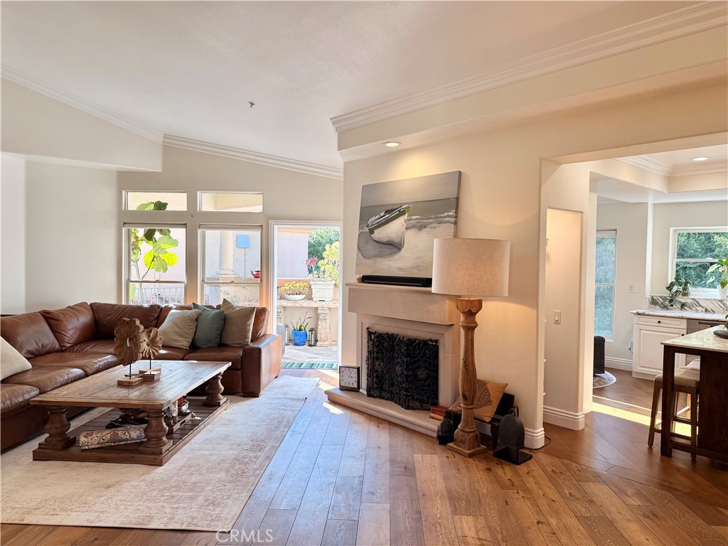 90 Plaza De Las Flores