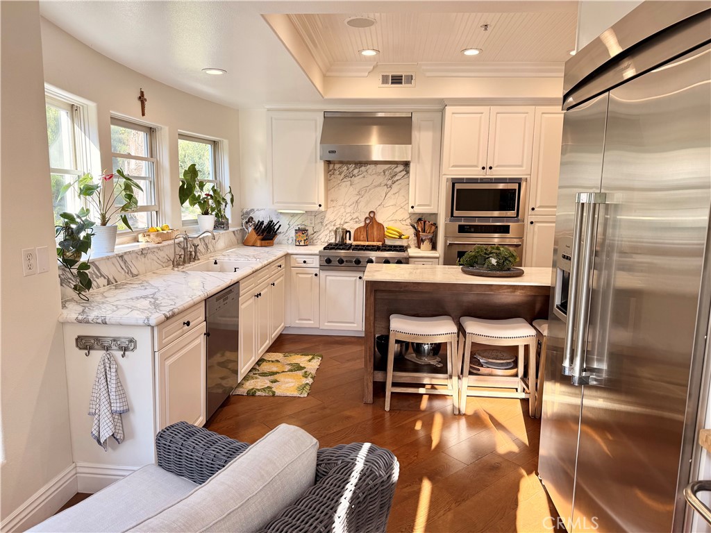 90 Plaza De Las Flores