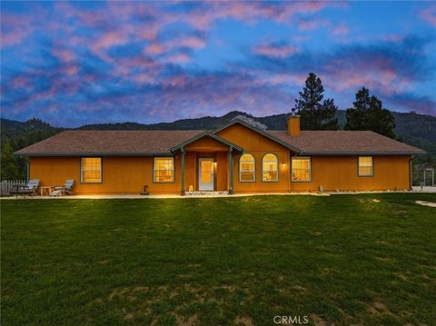 Photo of 6132 Chowchilla Mountain, Mariposa, CA 95338 (MLS # FR26071069)