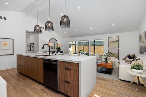 Photo of 948 Emma Dr, Cardiff By The Sea, CA 92007 (MLS # 260006371SD)