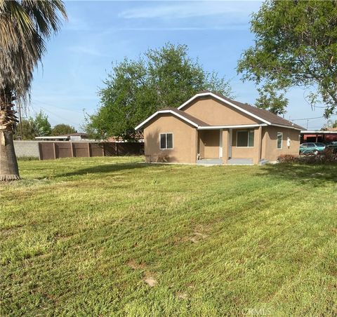 Photo of 2302 Norwalk Street, Delano, CA 93215 (MLS # SW25181354) Photo of 2302 Norwalk Street, Delano, CA 93215 (MLS # SW25181354)