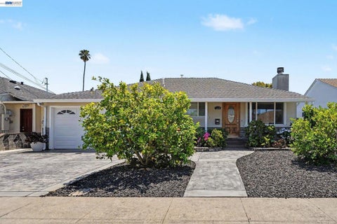 Photo of 1598 Beechwood Ave AVE, San Leandro, CA 94579 (MLS # 41138319)
