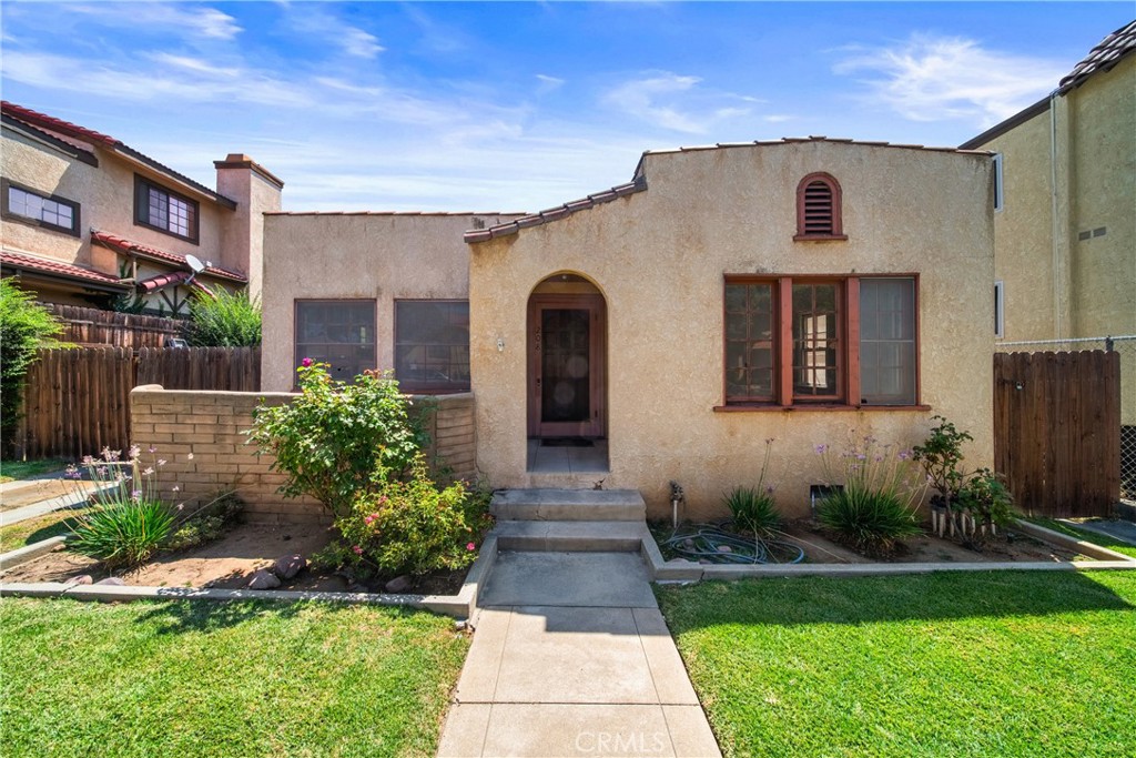 208 La France Avenue