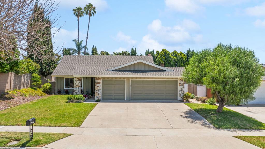 3292 Greenleaf Drive