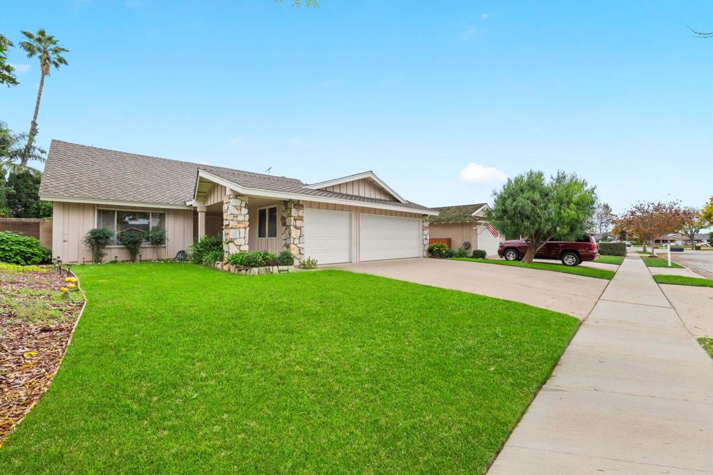 3292 Greenleaf Drive