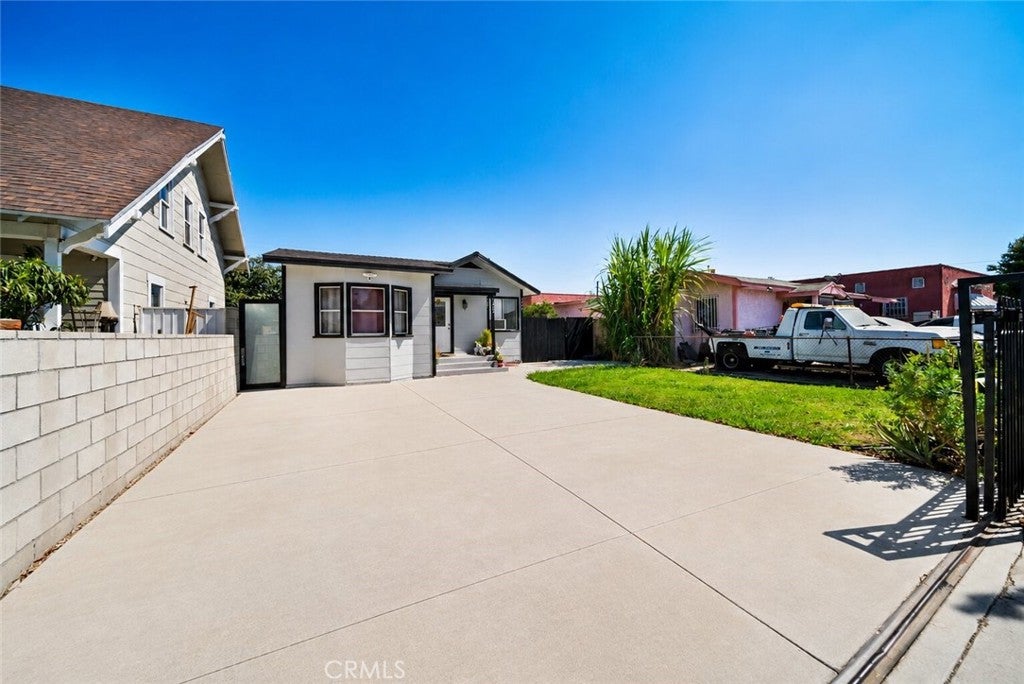 1221 W 88th