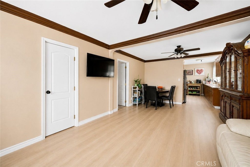 1221 W 88th