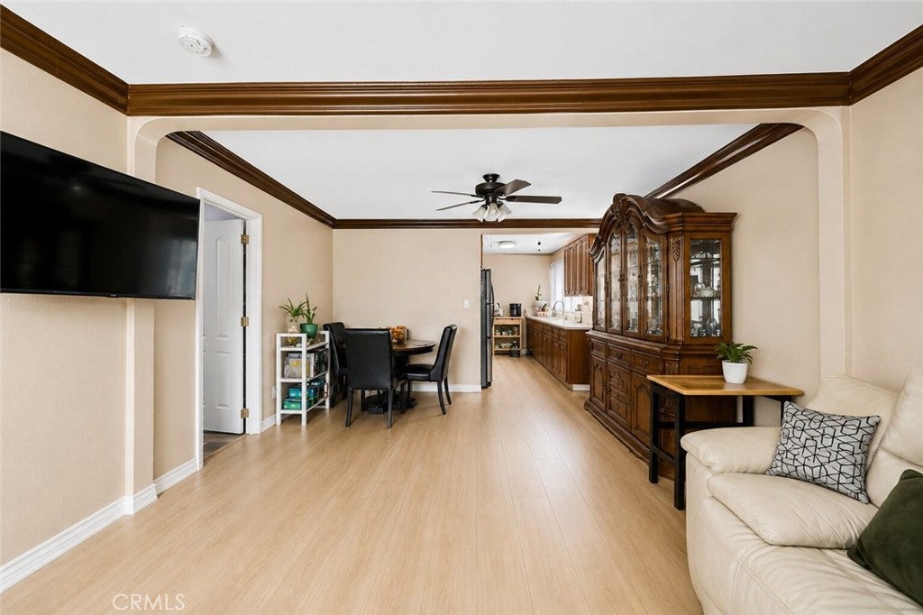 1221 W 88th
