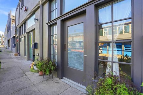 Photo of 733 Loring Ave Ave, Crockett, CA 94525 (MLS # 41121980)