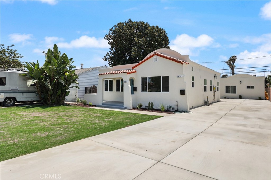 Stylish, Modern Living in El Monte!
Welcome to this beautifully appointed 3-bedroom, 2-bathroom home nestled in a highly desirable El Monte community. With 1,232 sq ft of thoughtfully designed living space, this modern residence offers the perfect blend of comfort and style.
Enjoy an open-concept kitchen featuring sleek quartz countertops, stainless steel appliances, and Central Heat with AC. Inside stackable laundry hookups in closet. Beautiful yard. ideal for relaxing mornings or evening gatherings. The home boasts three spacious, sunlit bedrooms, upgraded flooring, and a 2-car tandem parking area for added convenience.
Every detail showcases premium finishes and a modern aesthetic throughout. Located just minutes from shopping, dining, top-rated schools, and with quick access to the I-10 and I-605 freeways, you’re only a short drive from Downtown LA.
Move-in ready and perfectly suited for today’s lifestyle—don’t miss the opportunity to call this home yours!
