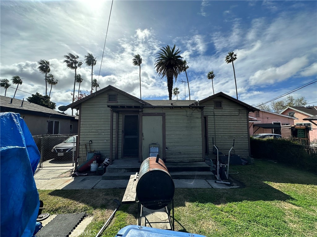 339 W 76th