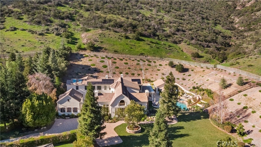 1005 Cheshire Hills Court