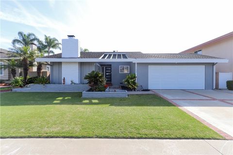 Photo of 17332 Almelo Lane, Huntington Beach, CA 92649 (MLS # RS26066882)