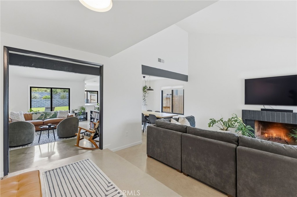 42732 Tierra Robles