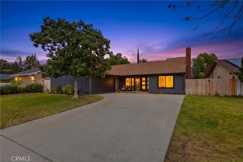 Photo of 42732 Tierra Robles Pl, Temecula, CA 92592 (MLS # SW26085749)