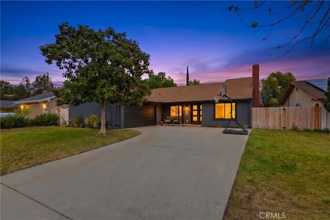 Photo of 42732 Tierra Robles Pl, Temecula, CA 92592 (MLS # SW26085749)