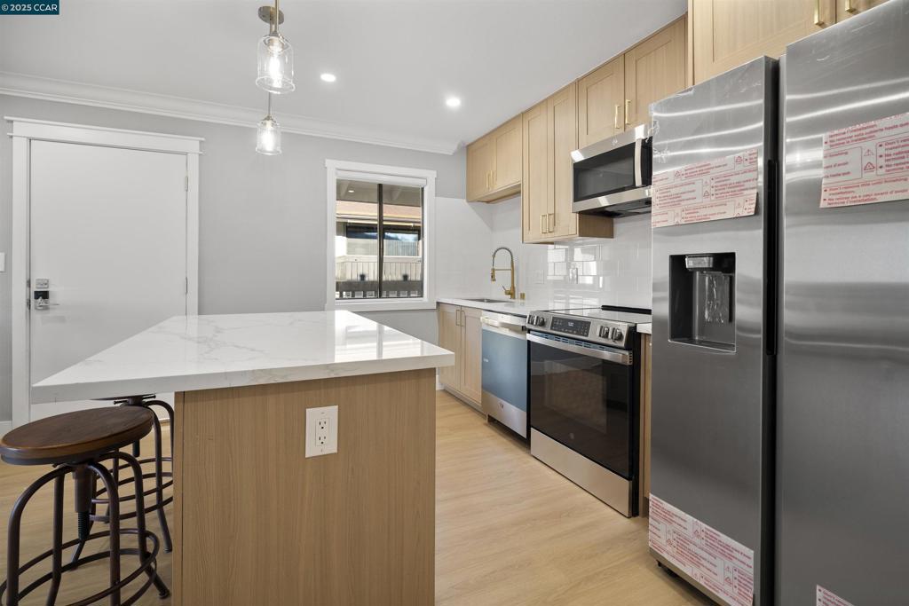 1437 Marchbanks 8