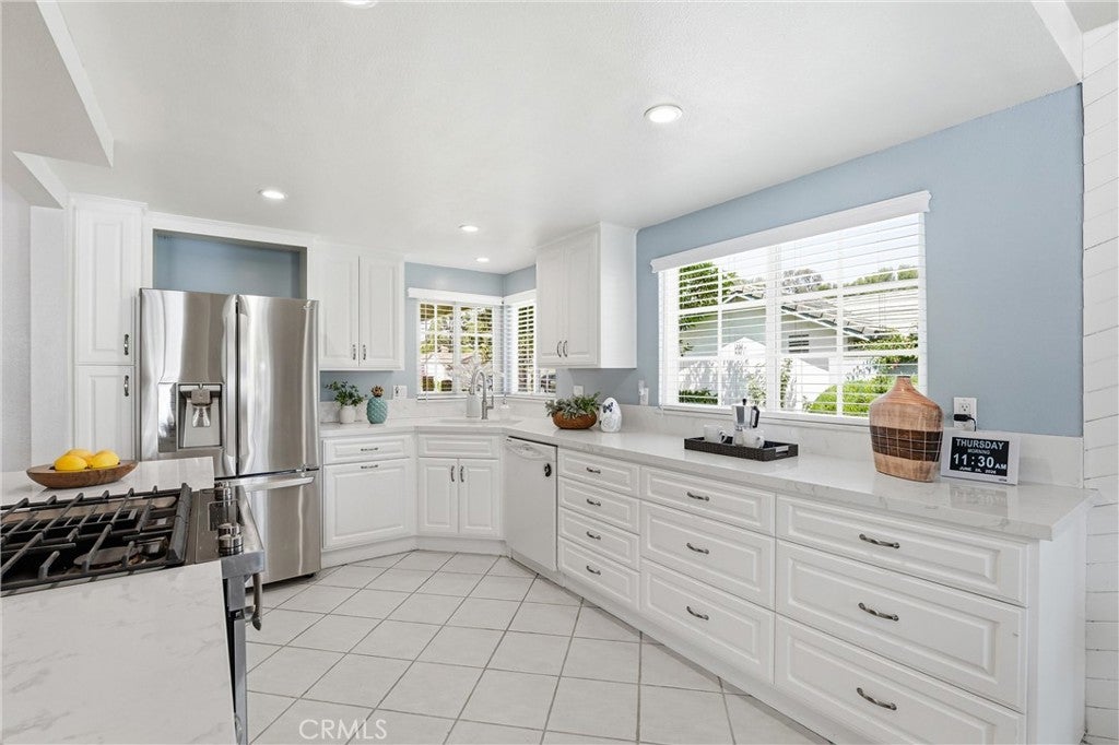24261 Ontario Lane, Lake Forest CA 92630 - Photo 16
