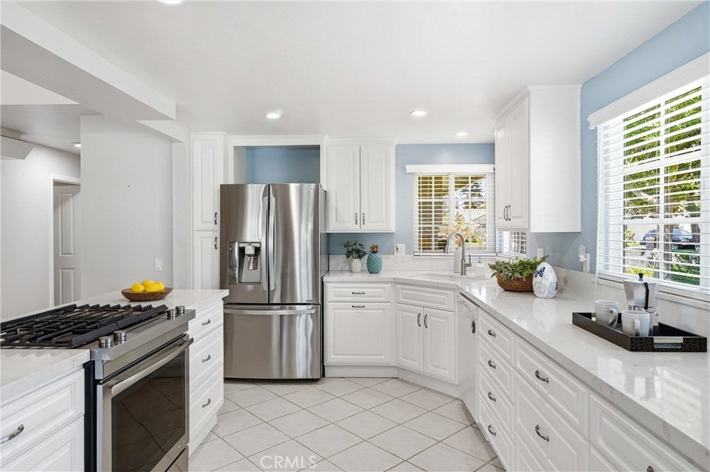 24261 Ontario Lane, Lake Forest CA 92630 - Photo 15