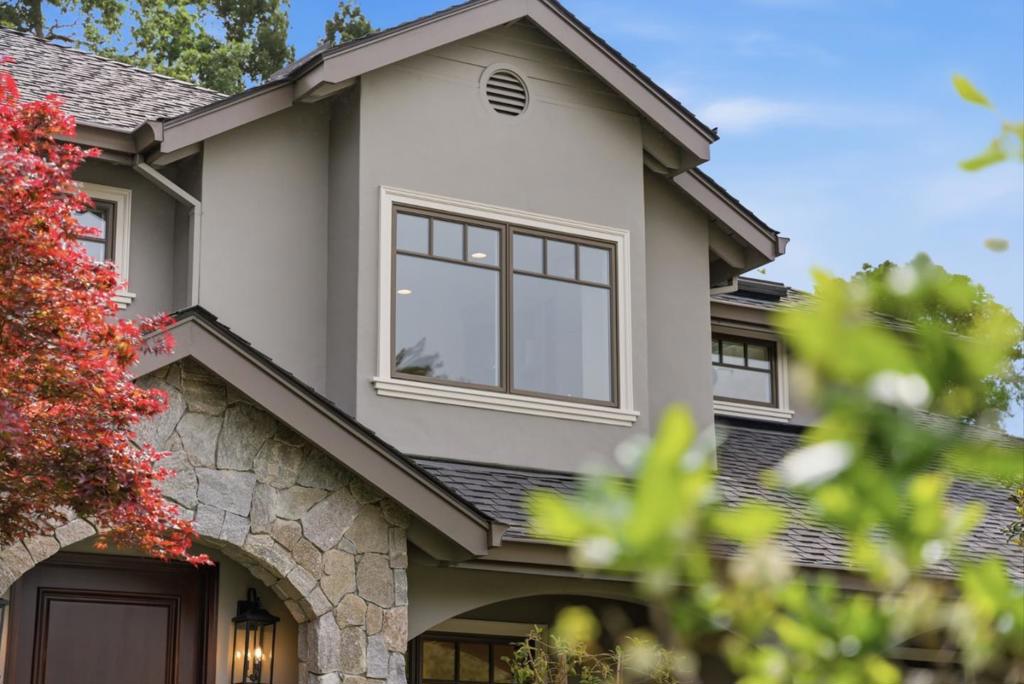207 Edgehill Drive