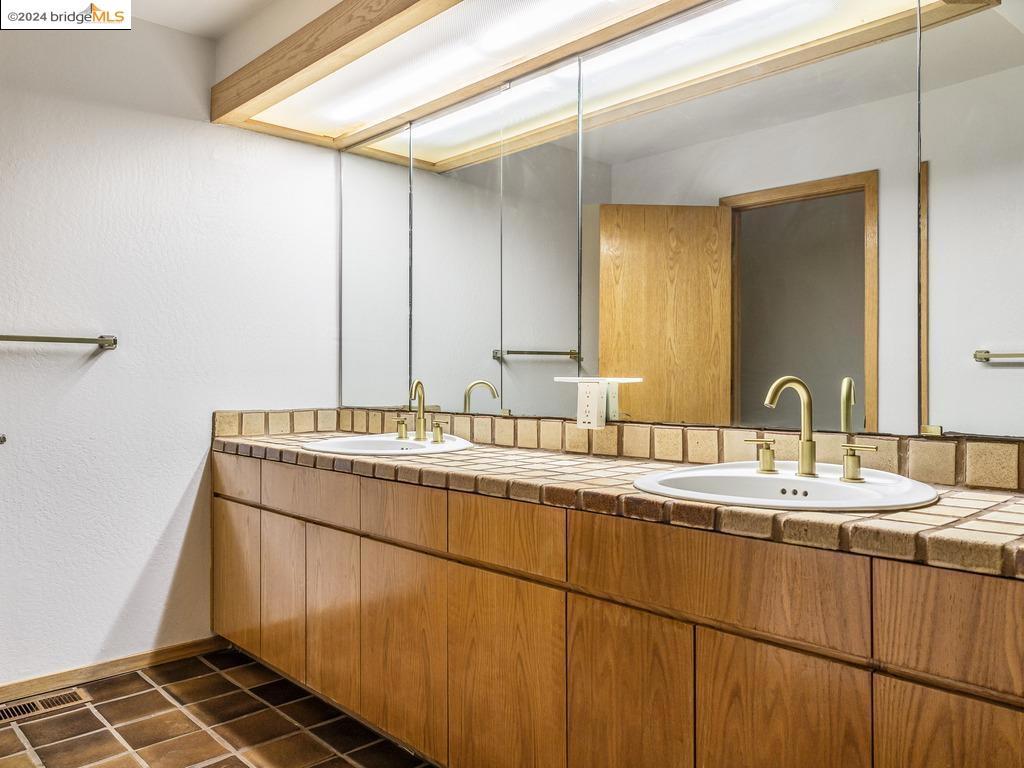 BETHEL ISLAND - Residential