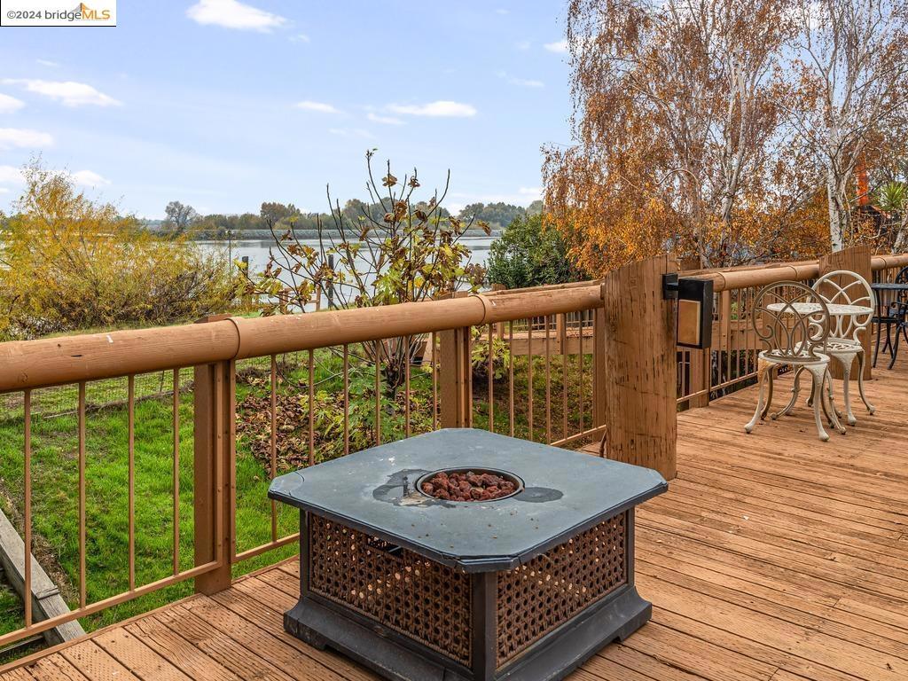 BETHEL ISLAND - Residential