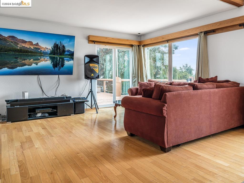 BETHEL ISLAND - Residential