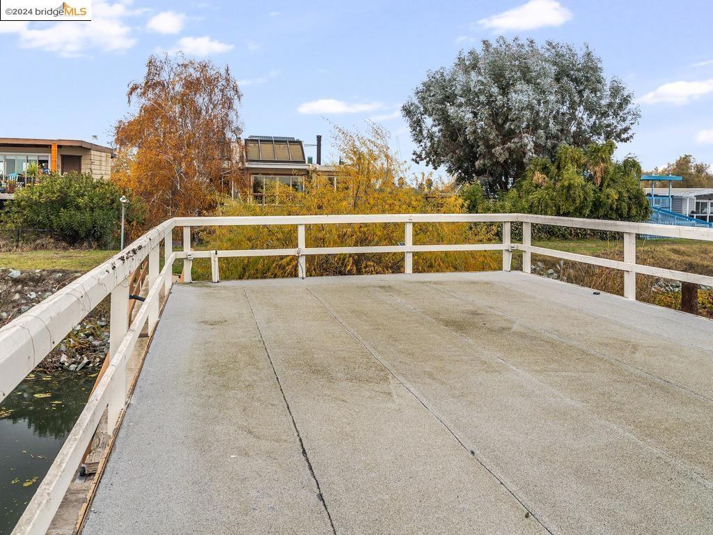 BETHEL ISLAND - Residential