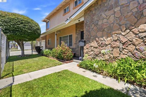 Photo of 9034 Birch St St, Oakland, CA 94603 (MLS # 41140757)