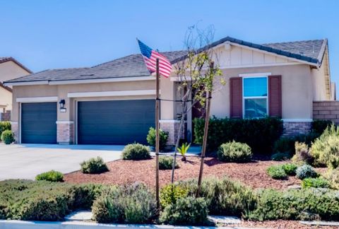 Photo of 1927 Breachy Way, Hemet, CA 92545 (MLS # IV25244396) Photo of 1927 Breachy Way, Hemet, CA 92545 (MLS # IV25244396)