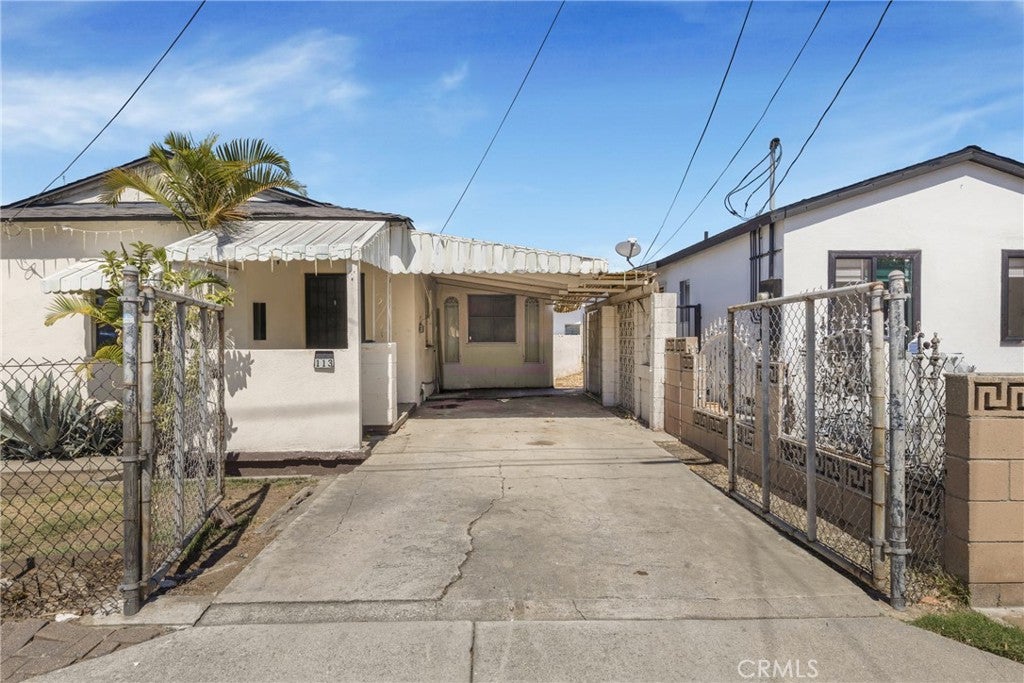 113 E 214th