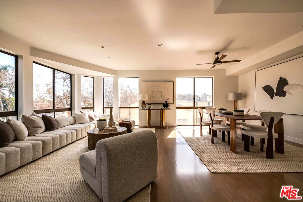 Photo of 121 S Canon Drive #202, Beverly Hills, CA 90212 (MLS # 26102480)