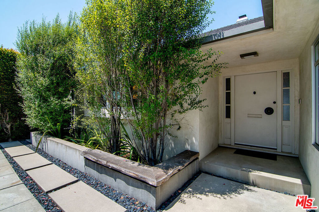Properties 1 9353 Duxbury Road