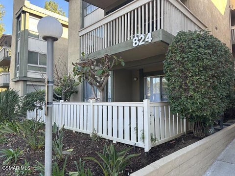 Photo of 824 Pinetree Circle #16, Thousand Oaks, CA 91360 (MLS # 226004640)