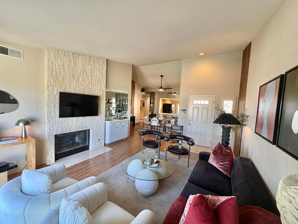 108 Desert Falls Drive E