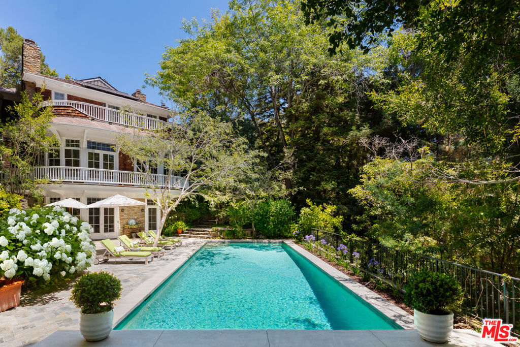 2041 Mandeville Canyon Road