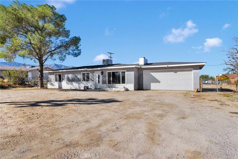 Photo of 9982 El Sereno Ave, Lucerne Valley, CA 92356 (MLS # HD25243786) Photo of 9982 El Sereno Ave, Lucerne Valley, CA 92356 (MLS # HD25243786)
