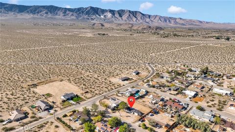 Photo of 9982 El Sereno Ave, Lucerne Valley, CA 92356 (MLS # HD25243786)
