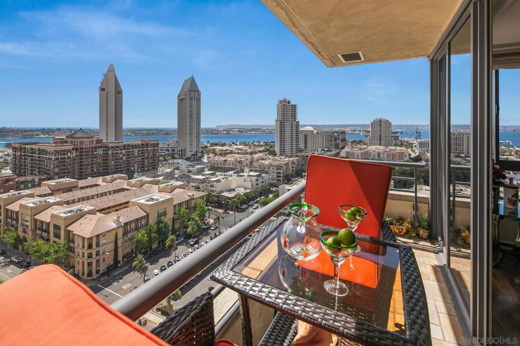 700 Front St 1303