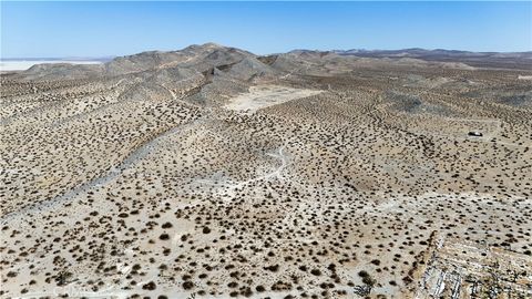 Photo of 20 Skyranch Road, Adelanto, CA 92301 (MLS # HD26085609)