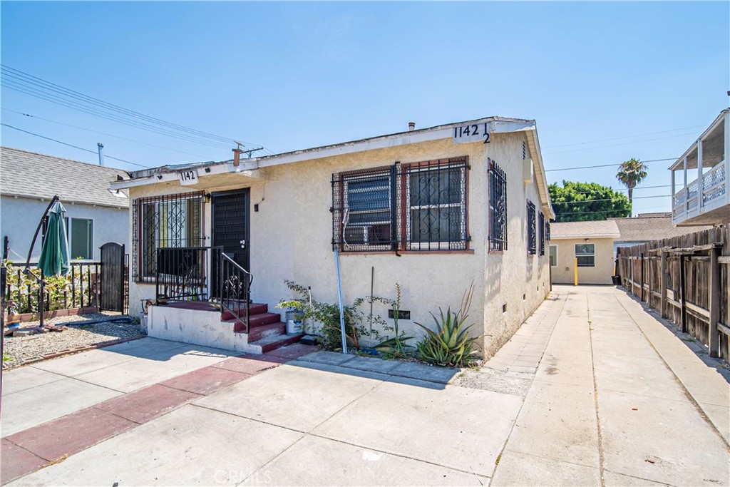 1142 E Century Boulevard