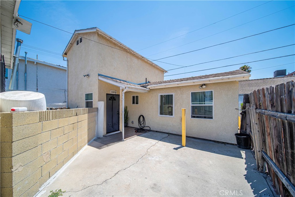 1142 E Century Boulevard