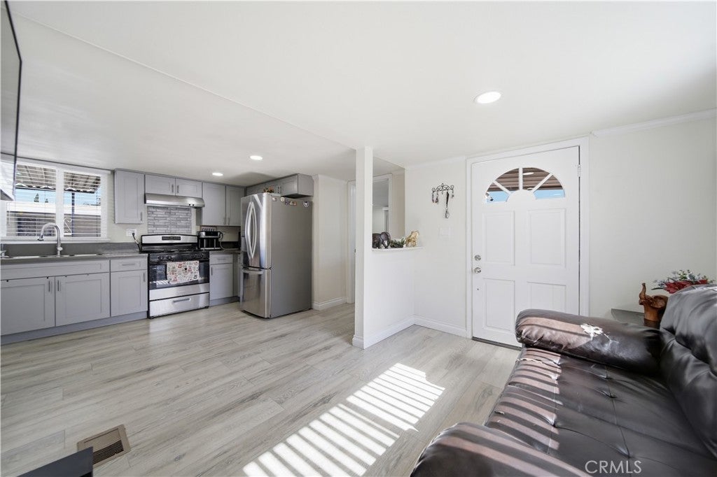 10701 Cedar Ave 217