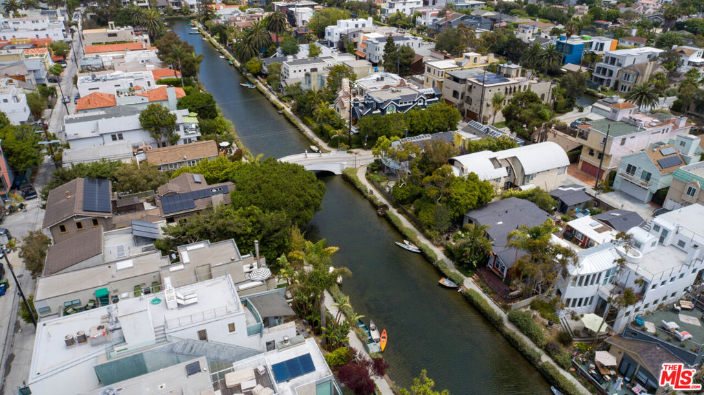 219 Howland Canal