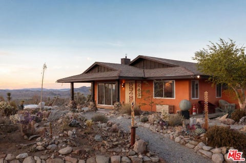 Photo of 59489 Onaga Trail, Joshua Tree, CA 92252 (MLS # 26900571)