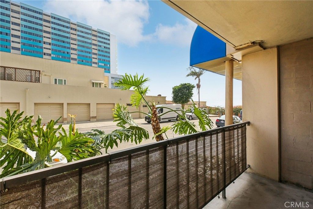 Photo of 1750 E Ocean Blvd #102, Long Beach, CA 90802 (MLS # CV26053907)