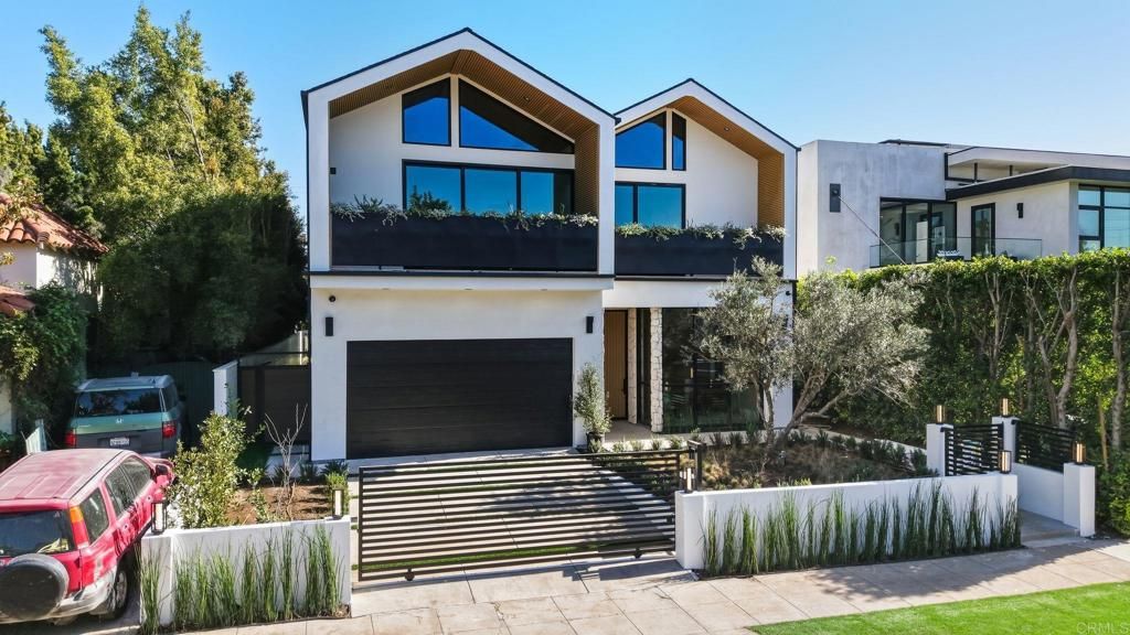 Photo of 824 N Curson Avenue, Los Angeles, CA 90046 (MLS # NDP2510758)