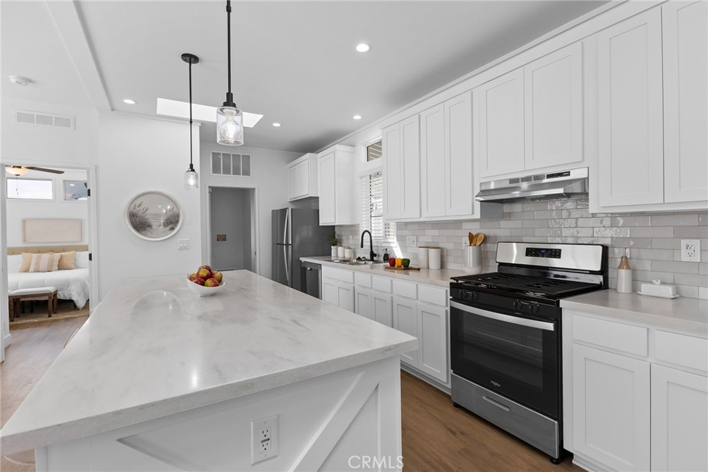 15621 Beach Boulevard 19